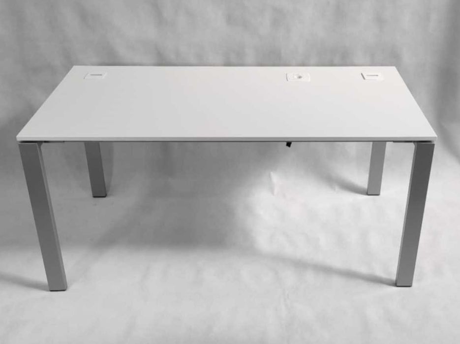 Biurko biurowe / komputerowe 160x80 cm – białe, metalowe nogi, używane