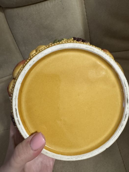 Винтажное керамическое блюдо маджолика с крышкой