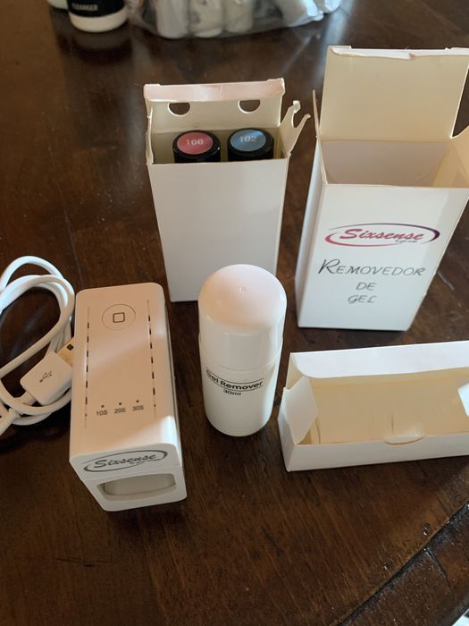 Kit manicure. Individual. Um dedo. Removedor Contem 2 vernizes  novos