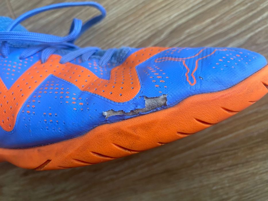 Buty Puma do grania w piłkę rozm.40,5
