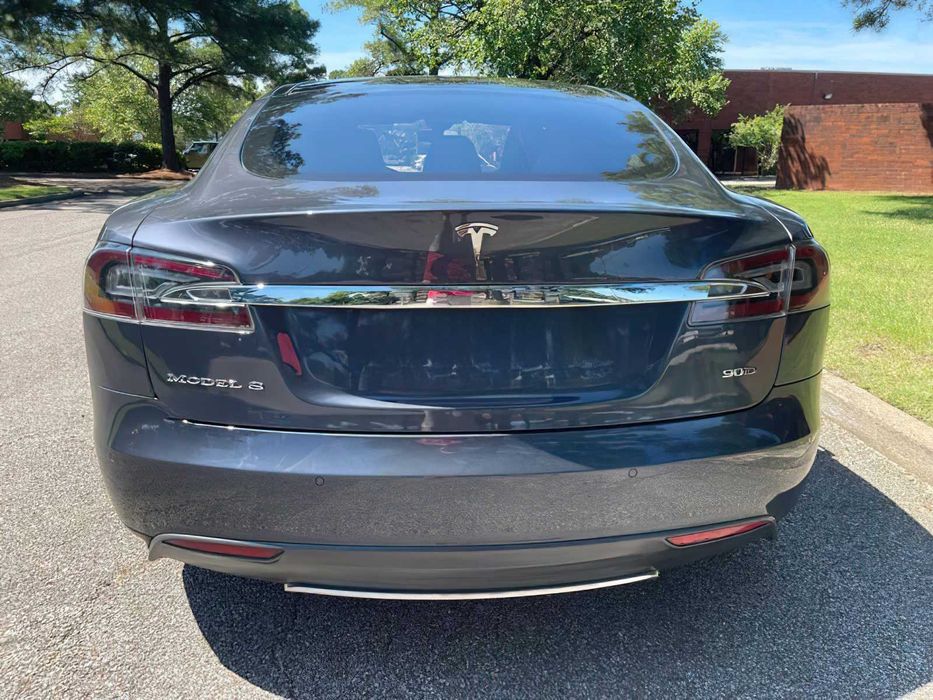 Tesla Model S 75D      2016