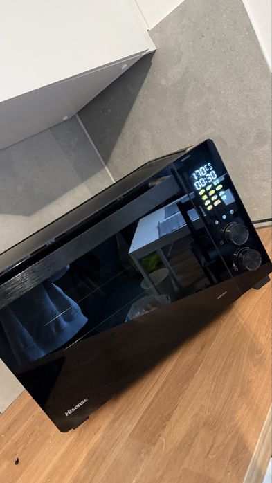 piekarnik z funkcją airfryer Hisense