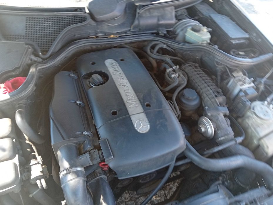 Um carro  Mercedes