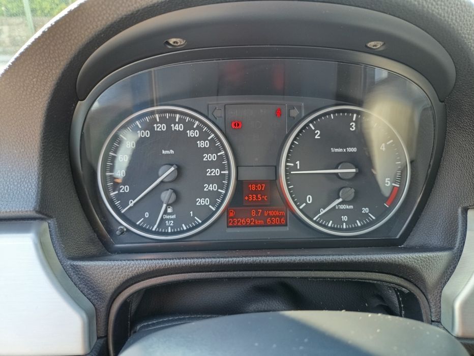 BMW Série 3 318d - 2011