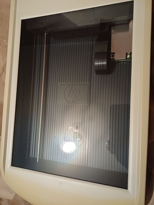 Сканер HP Scanjet 2400