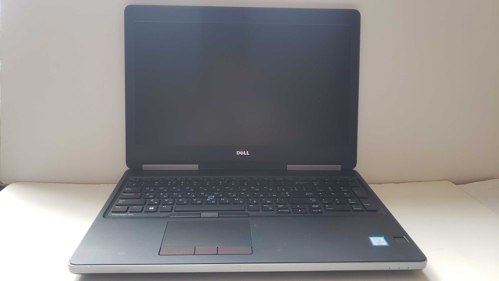 Ноутбук Dell Precision 7520 i7-6820HQ 32GB 128GB + 480Gb SSD M2200 4Gb
