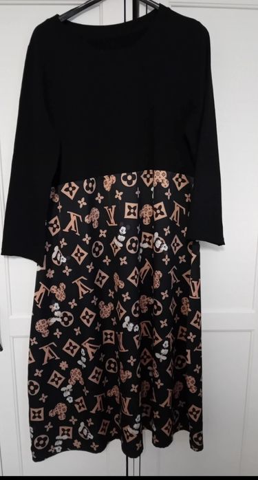 Sukienka czarna fajny wzór Myszka Miki