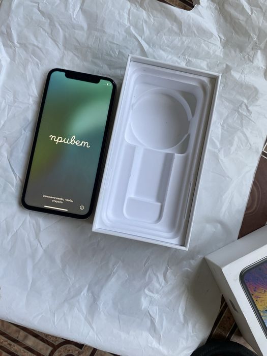 iPhone xs 64 гб, отличное состояние.