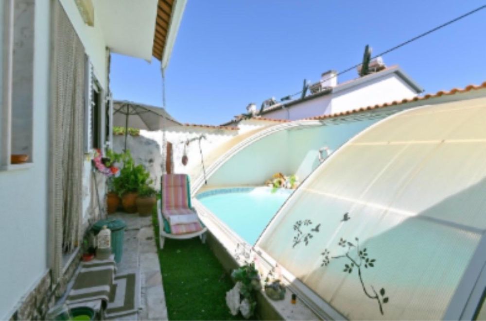 Moradia Isolada com piscina