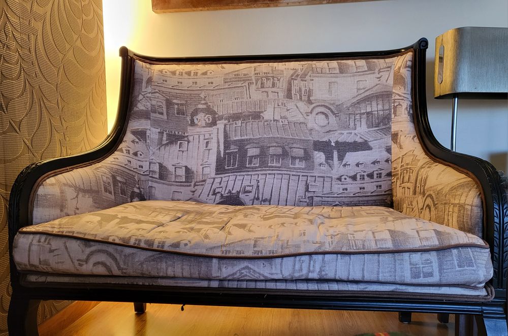 URGENTE | Sofá AREA | Estampado e madeira maciça