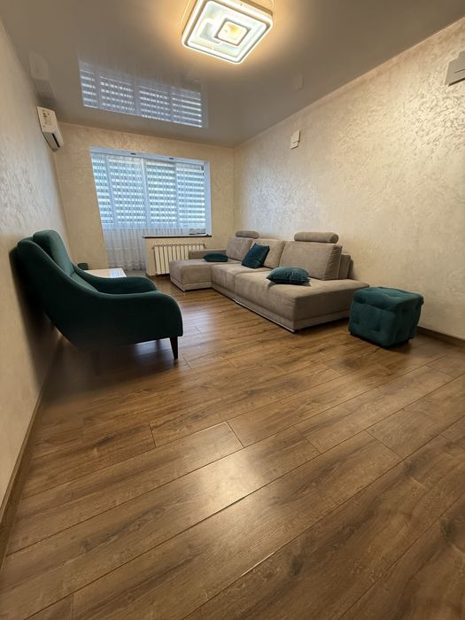 Продається затишна 3х кім. на Митниці з неймовірним краєвидом. Новинка