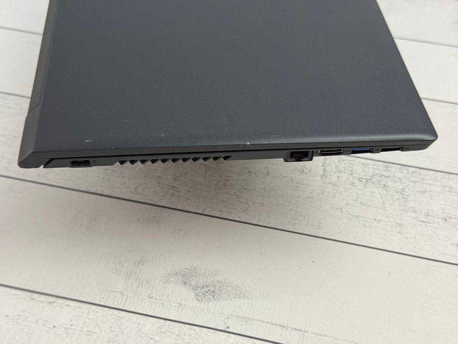 Lenovo V110-15IKB intel i5-7200U 8ram  ssd 128gb Full HD 15.6