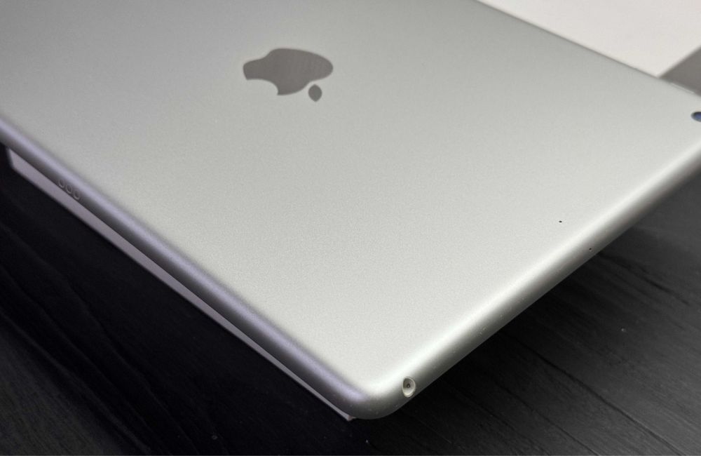Планшет Apple iPad 9 10.2 (2021) 64gb Wi-Fi в идеальном состоянии