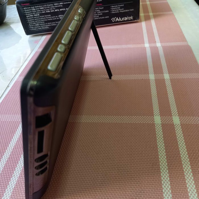 8,9-дюймовый персональный медиаплеер ALURATEK