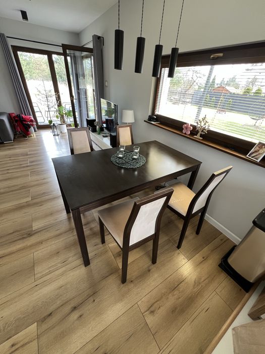 Stół rozkladany + 4 krzesła