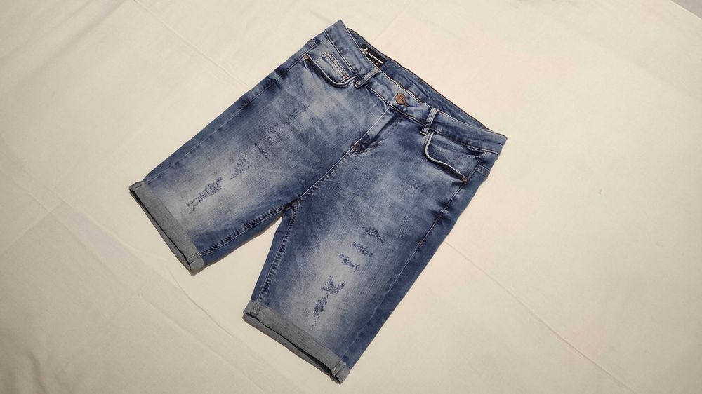 Шорти чоловічі DENIM Short Be Inspired

розмір:  L / 34 

б/у