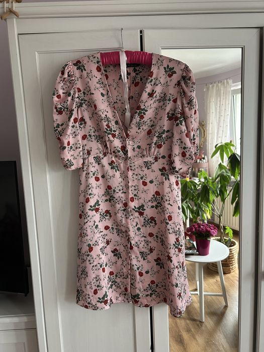 Sukienka w kwiaty Zara