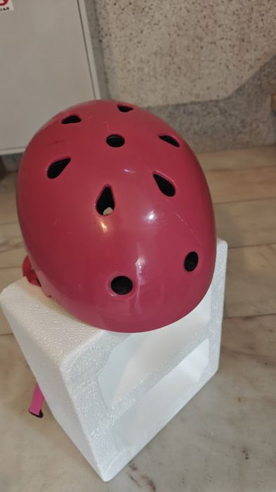 Capacete criança marca Oxelo