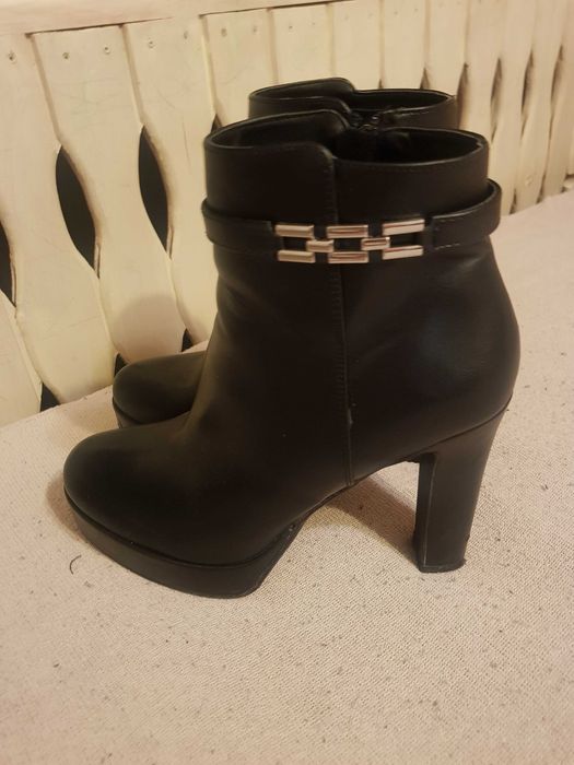Botki Catwalk na obcasie