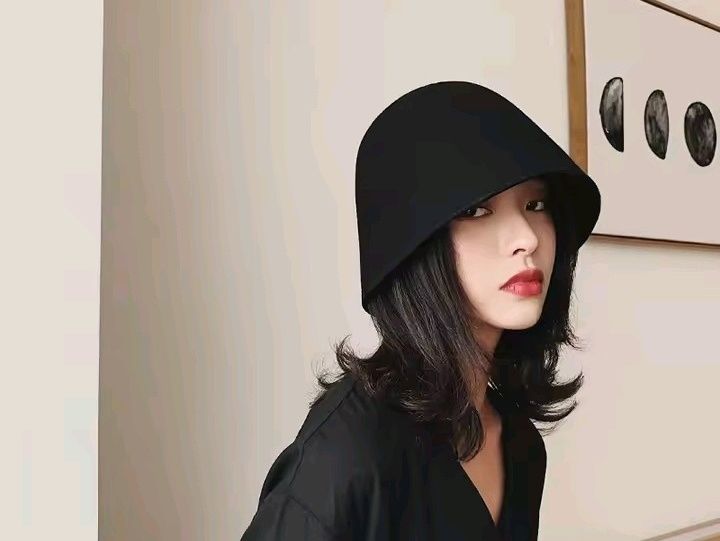 Класичний чорний капелюх фетровий шляпка