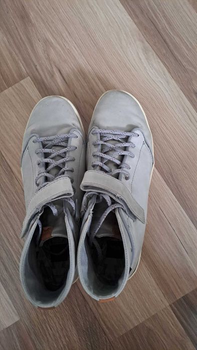 Skórzane buty Teva rozm. 40