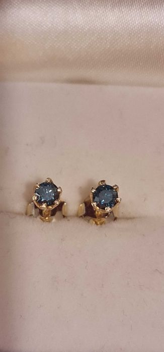 Złote kolczyki z brylantami