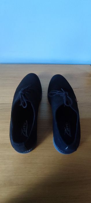 Eleganckie buty Zarro w rozmiarze 39