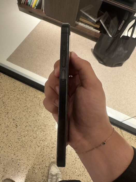 iPhone 15 Pro 128 GB — Danificado por água — Para peças