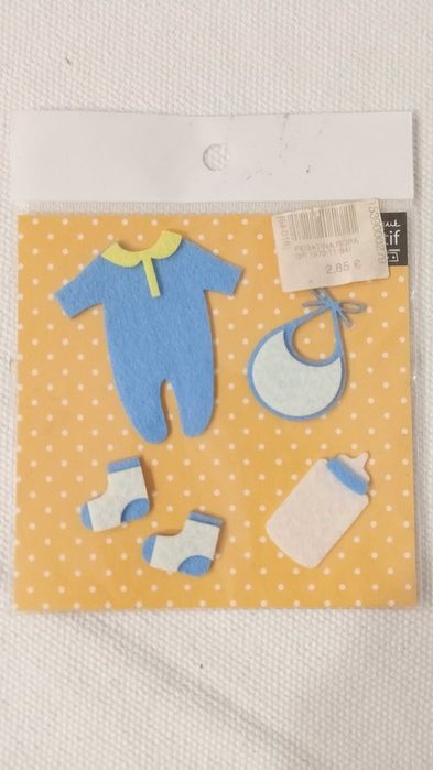 Roupa de bebé para trabalhos manuais