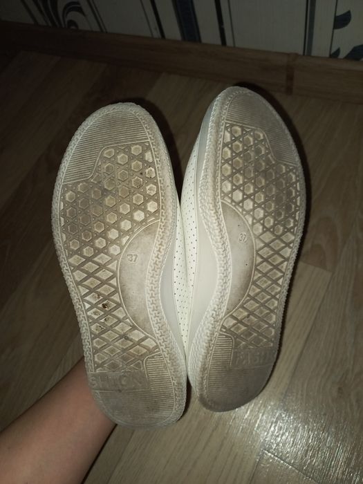 Білі кеди мокасини кросівки