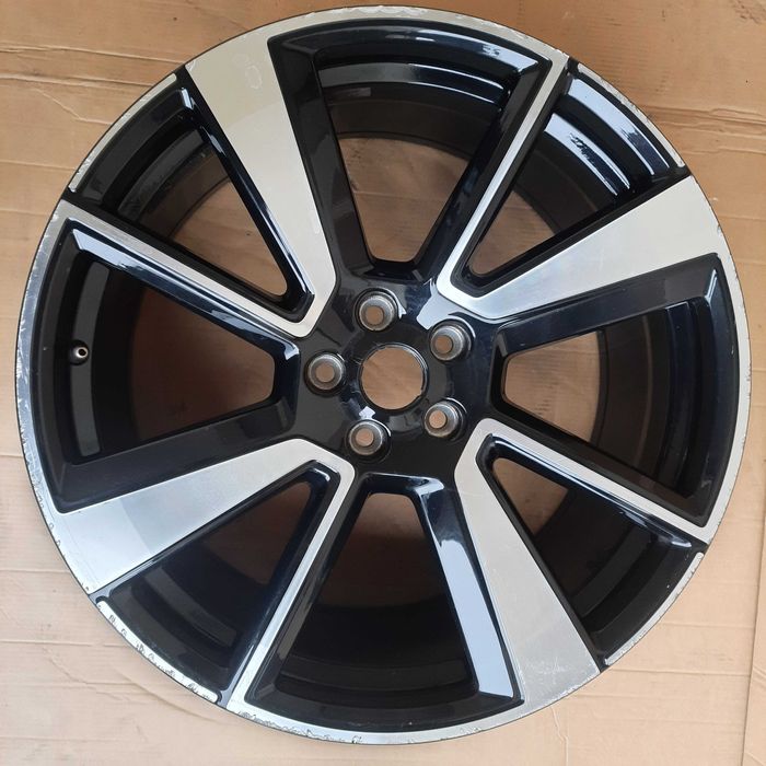 1 szt. felga 5x108 9Jx20 H2 ET53 Volvo Polestar  3  213  4524