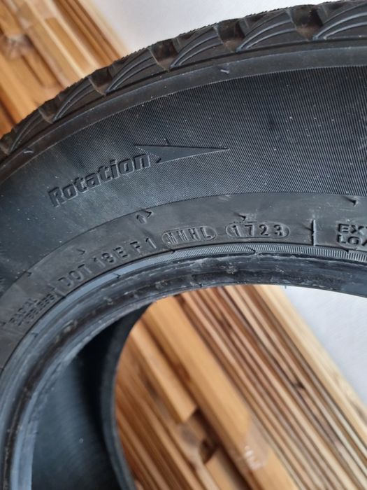 Зимова гума Nexen 215/60R16