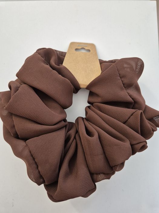 Giga scrunchie XXL do włosów brązowa czekolada
