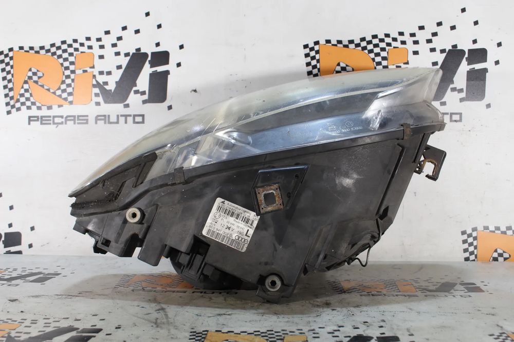 Ótica / farol esquerda AUDI A4 (8EC, B7)