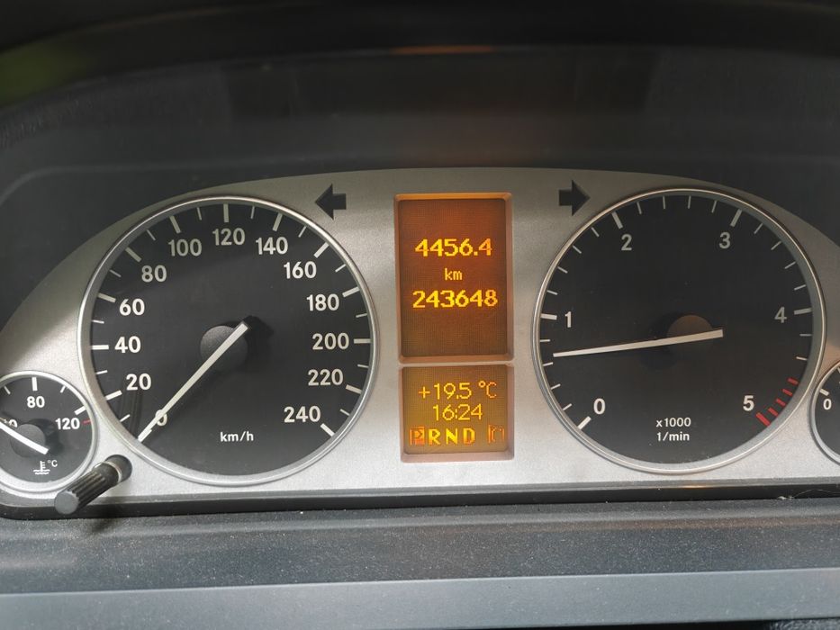 Mercedes Benz B200