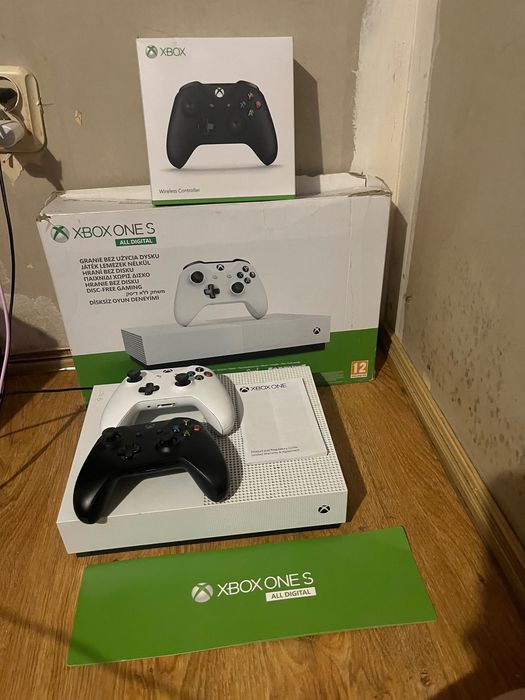 Xbox One S 1TB All-Digital | 2 Pady (Biały + Czarny) | Karton