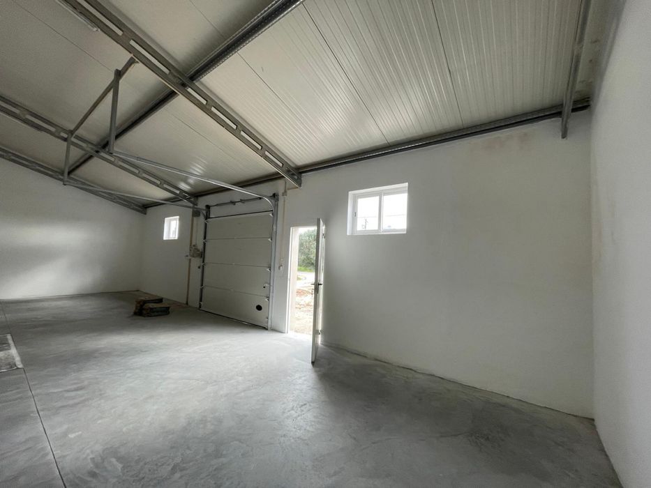 Aluga-se armazens de 100m2 e 200m2