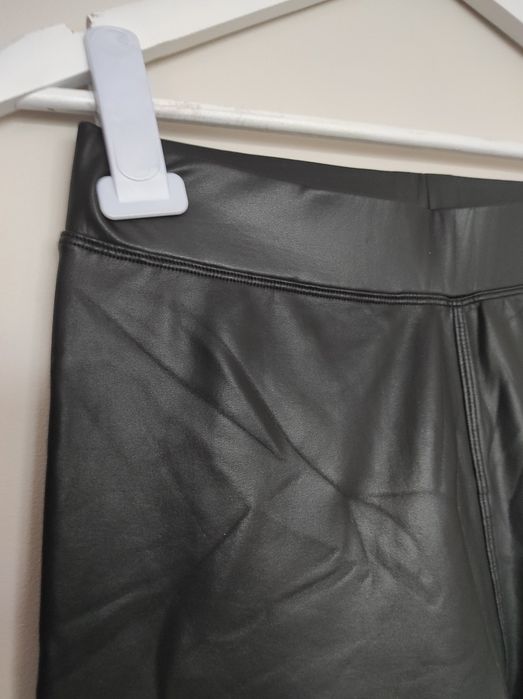 Leginsy getry eko skóra elastyczne wyższy stan r.M/L