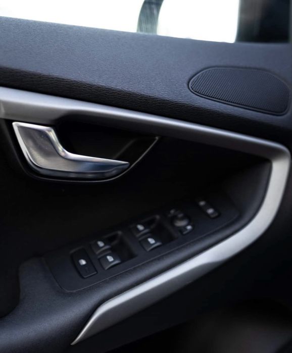 Volvo  v40 D2 2013