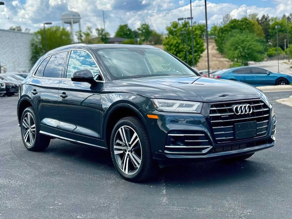 Audi Q5 e quattro Premium Plus 55 TFSI      2020