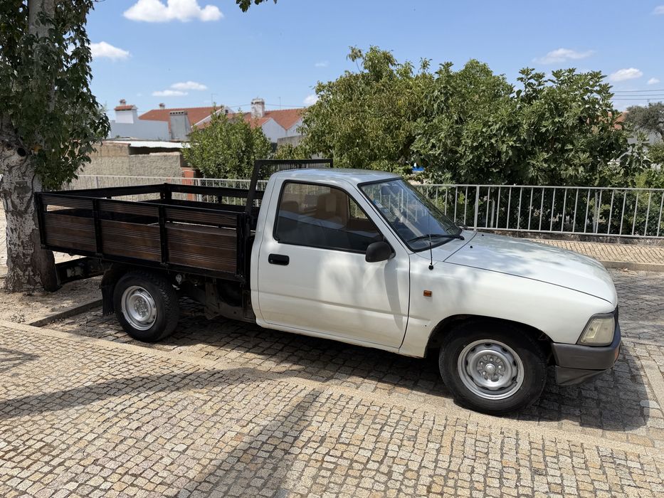 Toyota Hilux 2.4D