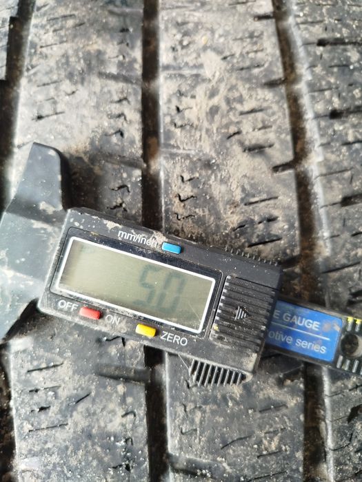 Continental 235/65R16C