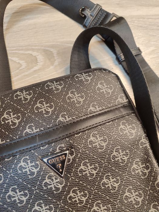 Чоловіча сумка Guess