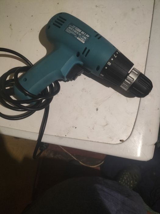 Продам дрель світязь в робочому стані майже як нова.