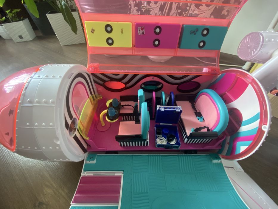 Літак LOL OMG Travel