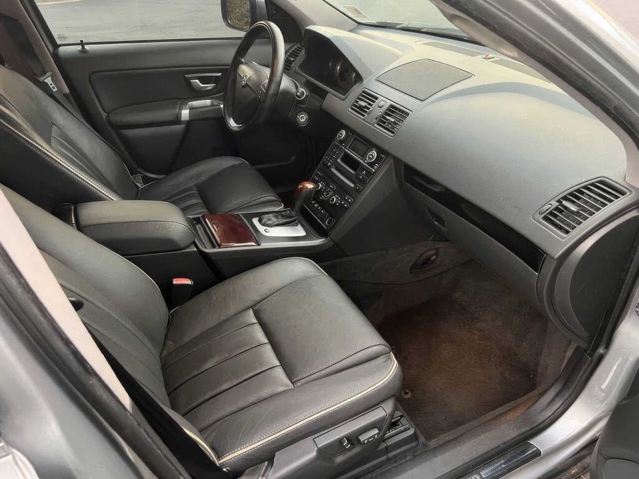 Volvo XC90      2014