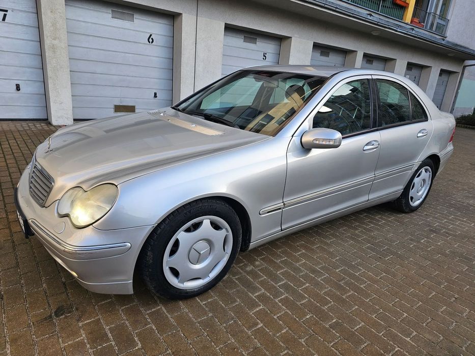 Mercedes-Benz Klasa C 2.7 cdi ELEGANCE klima elektryka skóra xenon Automat 2001 r salon PL
