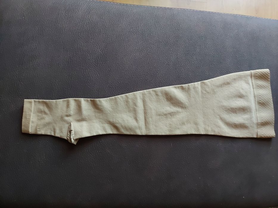 Beżowa podkolanówka uciskowa bez palców Mediven forte CCL2