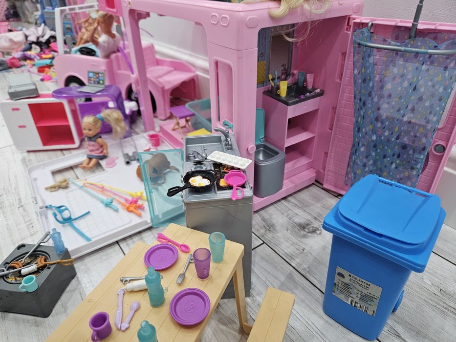 Kamper Barbie+dodatki