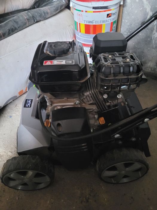 Wertykulator areator spalinowy